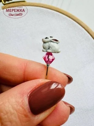 Фото Голка-пін Susan Clarke Originals Pin-Its-Bunny Grey SP-3007