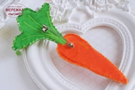 Фото Набір для вишивання бісером TelaArtis Брошка Гламурна морквина Б-017