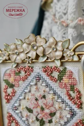 Фото Вікторія Попович Схема Apple blossom Miniature (Яблуневий цвіт Мініатюра)+пак бісеру та ниток (original) VP-054