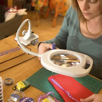 Фото PURElite Універсальна лампа-лупа 3 в 1 CFPL04E