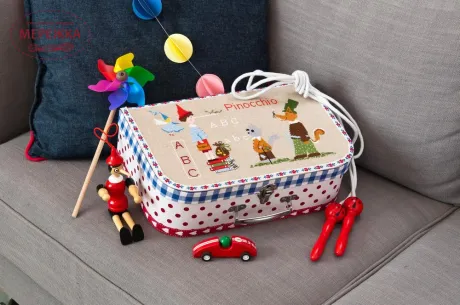 Фото Creation Point de Croix Журнал Agenda / Calendrier 2018 Lilli Violette