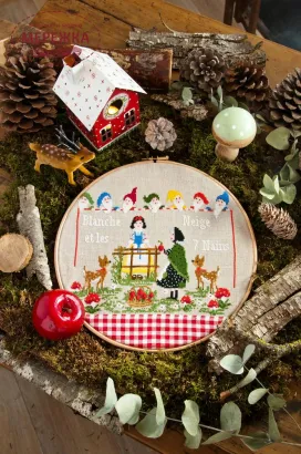 Фото Creation Point de Croix Журнал Agenda / Calendrier 2018 Lilli Violette