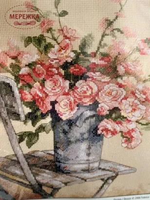 Фото набір для вишивання Діменшинз Троянди на білому стільці 35187