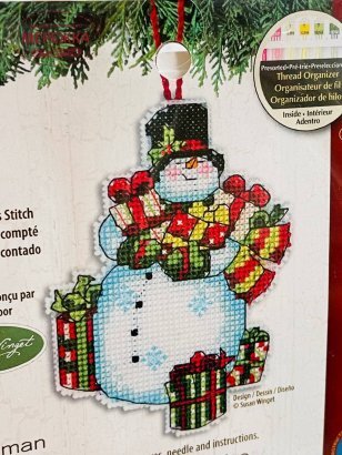 Фото набір для вишивання новорічної іграшки Сніговик