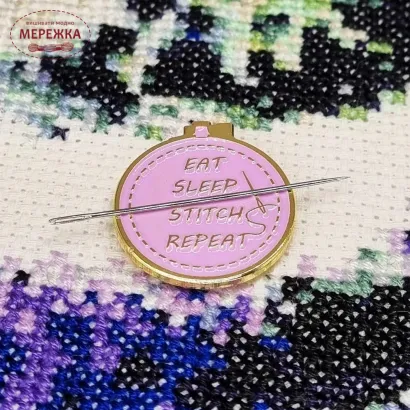 Фото Meloca Designs Магнітний тримач для голок Eat Sleep Stitch Quote Needle Minder