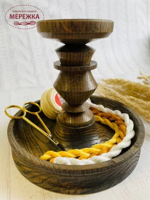 Фото голківниця, дерево