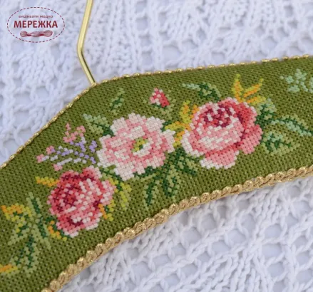 Фото Набір для вишивання хрестиком TelaArtis Плечики "Троянди на зеленому" Х-701