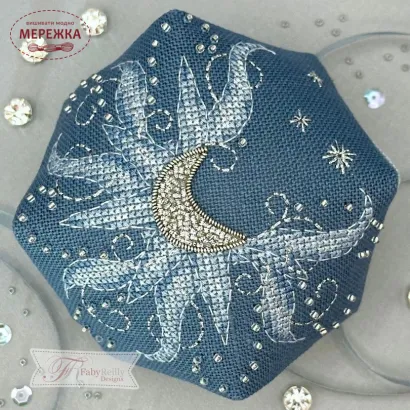 Фото FabyReilly Designs Схема Sun and Moon Biscornu QC022-BISC