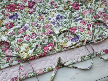 Фото JustCraft Рол для зберігання вишитих робіт з валиком, 50*70 см.(польові квіти на білому)
