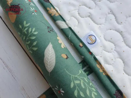 Фото JustCraft Рол для зберігання вишитих робіт з валиком, 40*60 см.(жолудь на зеленому)