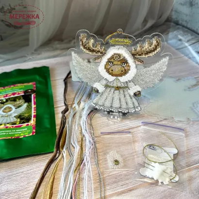 Фото абір для вишивання хрестиком Kingdom of Handmade на прозорій основі. Лосяш-янгол RL-02