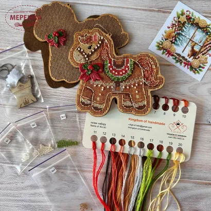 Фото Набір для вишивання хрестиком Kingdom of Handmade по дереву Пряник Конячка GB-05