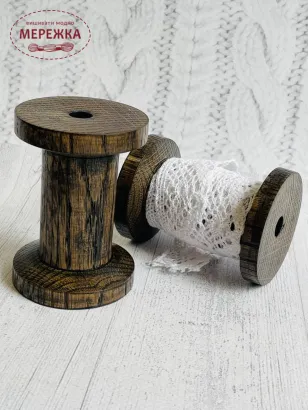 Фото котушка темне дерево