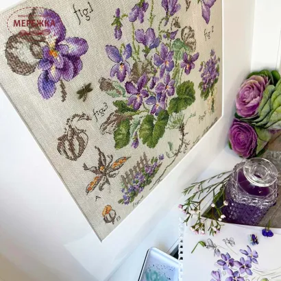 Фото Les Brodeuses Parisiennes Схема Etude a la violette+тканина, пришивний шарм