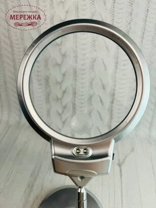 Фото Лупа з підсвічуванням, настільна, 13 см. MG4B-7