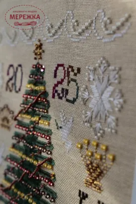 Фото Вікторія Попович Схема Christmas Roses (Різдвяні троянди)+пак бісеру та комплект ниток (original) VP-041