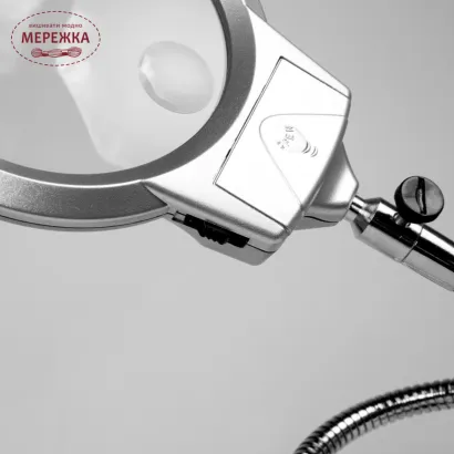 Фото Лупа з підсвічуванням