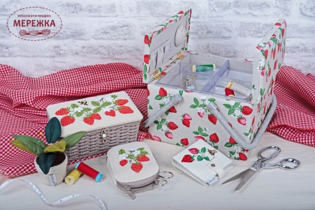 Фото Скринька для рукоділля Hobby Gift Strawberry MRLTLE.642