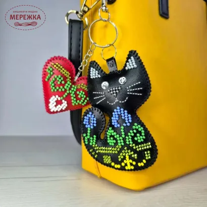 Фото Набір для вишивання бісером WonderlandCrafts шарм на сумку  на штучній шкірі FLBB-181