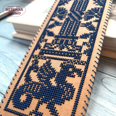 Фото Набір для вишивання хрестиком WonderlandCrafts на крафтовому картоні «Закладка –Охоронець скарбів» WLZ-016