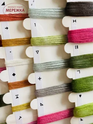 Фото набір для вишивання хрестиком Лукас Піони та червоні яблука