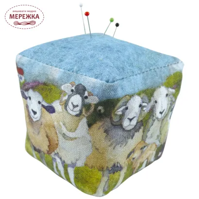 Фото Голківниця Emma Ball Felted Sheep Pin Cushion PCUS01