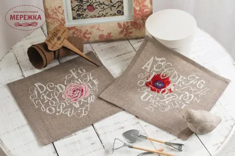 Фото Creation Point de Croix Журнал Point de croix Collector n°9 : « Les Coeurs fleuris » : Abecedaires fleuris d`Helene Le Berre