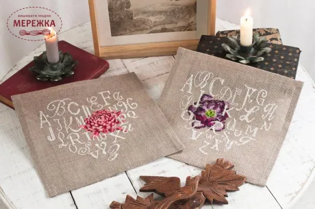 Фото Creation Point de Croix Журнал Point de croix Collector n°9 : « Les Coeurs fleuris » : Abecedaires fleuris d`Helene Le Berre