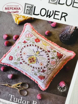 Фото The Blue Flower Схема Tudor Bee