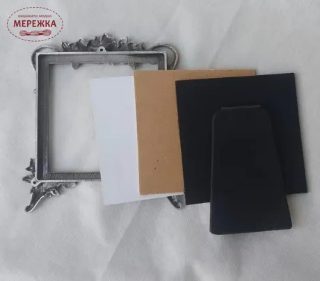 Фото Шовковиця Рамка для оформлення Frame FLORAL Violet Бузковий, 12х13,5см (віконце 8,5х8,5см) FFV