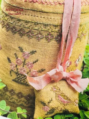 Фото Samplers Not Forgotten Схема Lenten Rose Drum