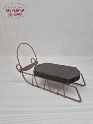 Фото Foxwood Crossings Medium Sled Ornament. Санчата під вишивку, 15,5х5.5х4 см 6554-80