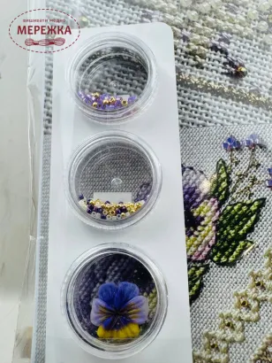 Фото NeedleArt Схема "Ніжні Віоли"+пак