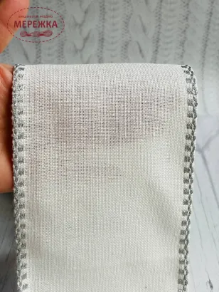 Фотографія стрічка під вишивку