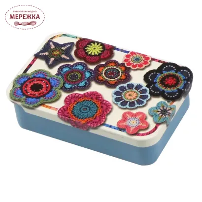 Фото Скринька для рукоділля Emma Ball металевий Crochet Motifs Pocket Tin T307