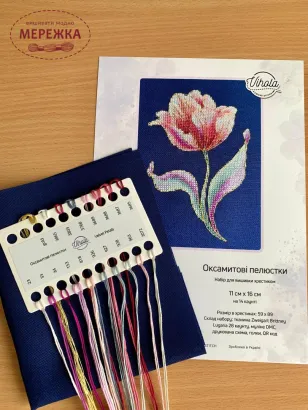 Фото Набір для вишивання хрестиком VIHOLA CrossStitch Оксамитові пелюстки  (Brittney 28ct)