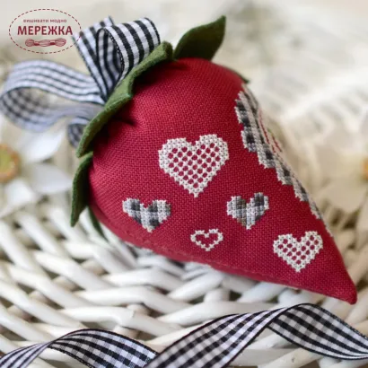 Фото Набір для вишивання хрестиком TelaArtis Полуничка і клітинка Х-381