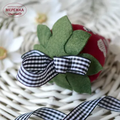 Фото Набір для вишивання хрестиком TelaArtis Полуничка і клітинка Х-381