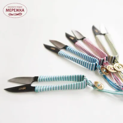 Зображення Ножиці-кусачки Cohana для ниток Shozaburo з шовковою тасьмою Iga Pink